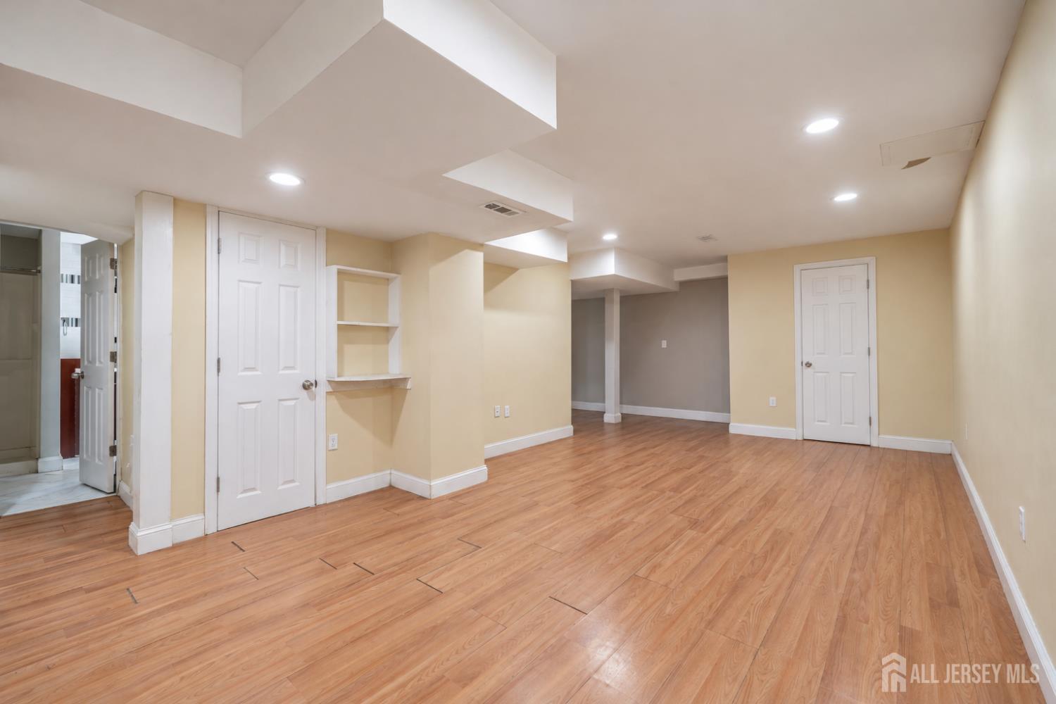 32 Smith Street Metuchen NJ 08840