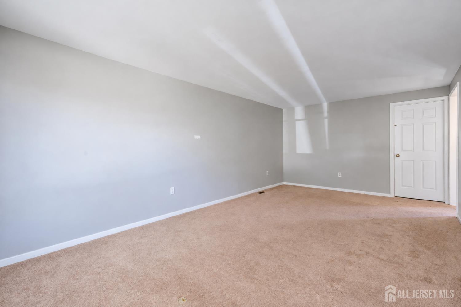 32 Smith Street Metuchen NJ 08840