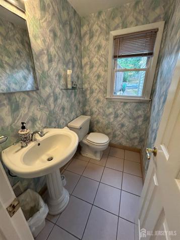 8 Julie Drive Edison NJ 08820