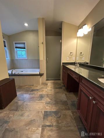 8 Julie Drive Edison NJ 08820