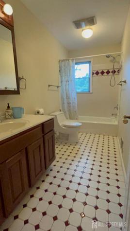 8 Julie Drive Edison NJ 08820