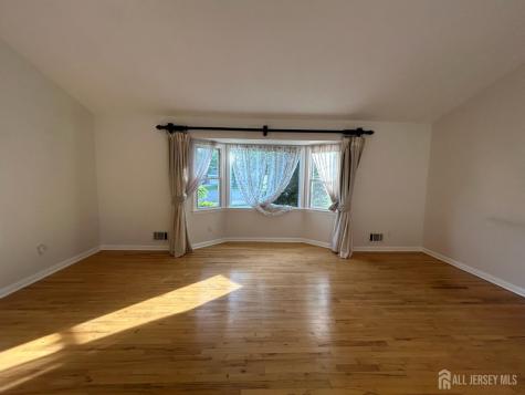 8 Julie Drive Edison NJ 08820