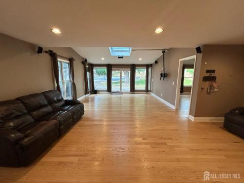 8 Julie Drive Edison NJ 08820