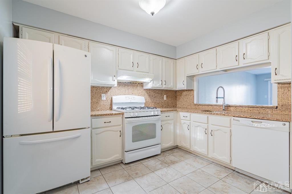 810 Woodbridge Commons Way Iselin NJ 08830