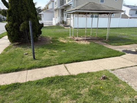 123 Heald Street Carteret NJ 07008