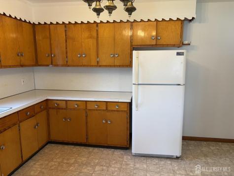 123 Heald Street Carteret NJ 07008