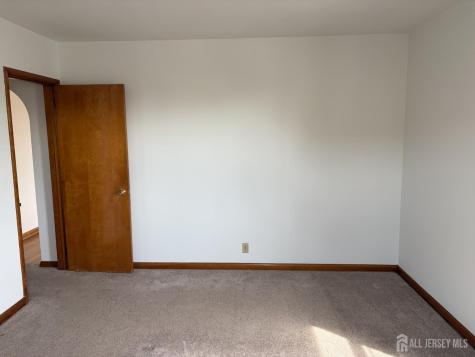 123 Heald Street Carteret NJ 07008