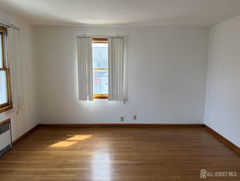 123 Heald Street Carteret NJ 07008