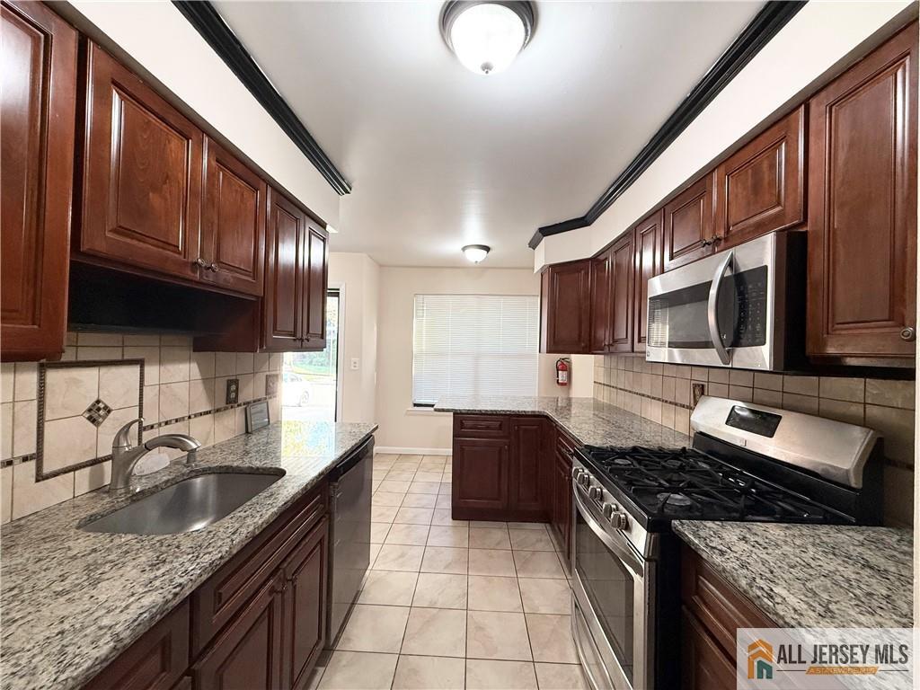18 Dogwood Drive Edison NJ 08820