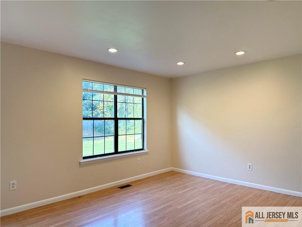 18 Dogwood Drive Edison NJ 08820