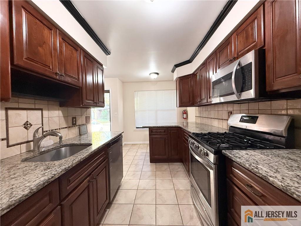18 Dogwood Drive Edison NJ 08820