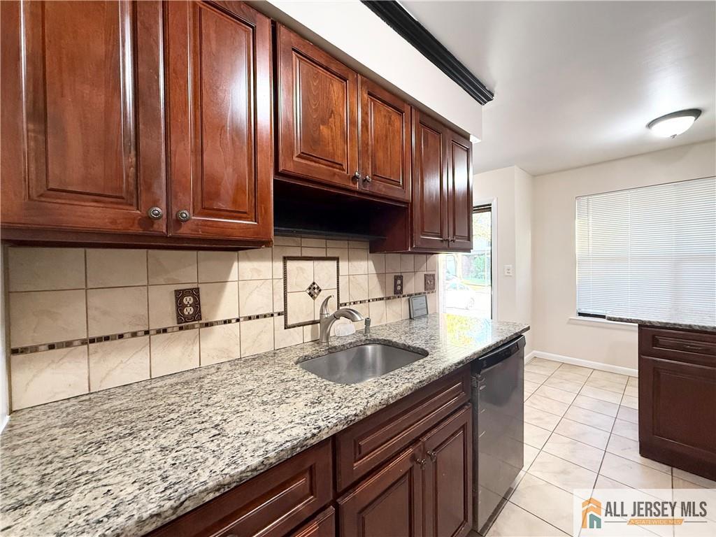 18 Dogwood Drive Edison NJ 08820