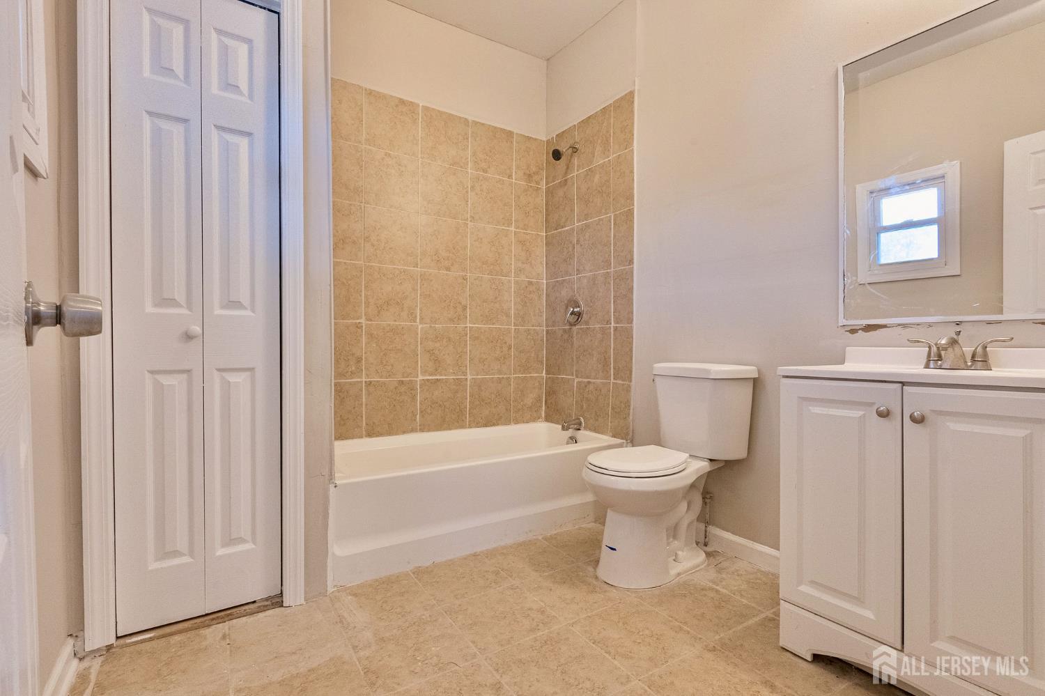 186 N 17th Street East Orange NJ 07017
