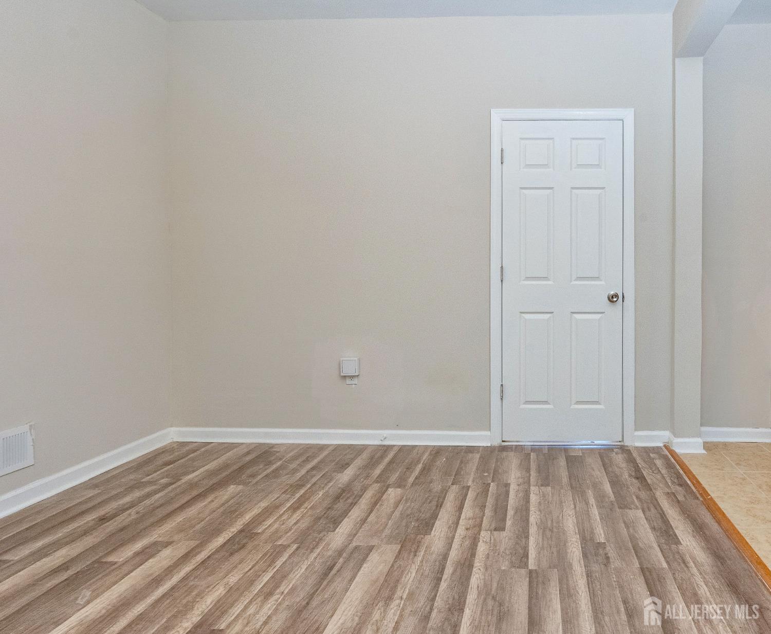 186 N 17th Street East Orange NJ 07017