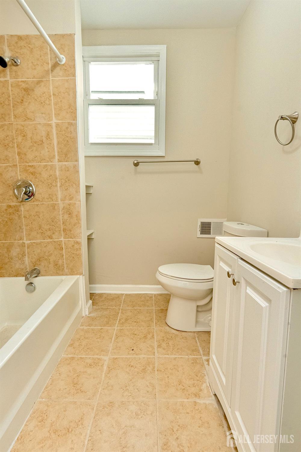 186 N 17th Street East Orange NJ 07017