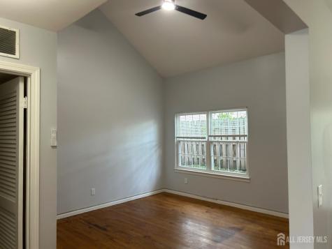 28 Renaissance Lane New Brunswick NJ 08901