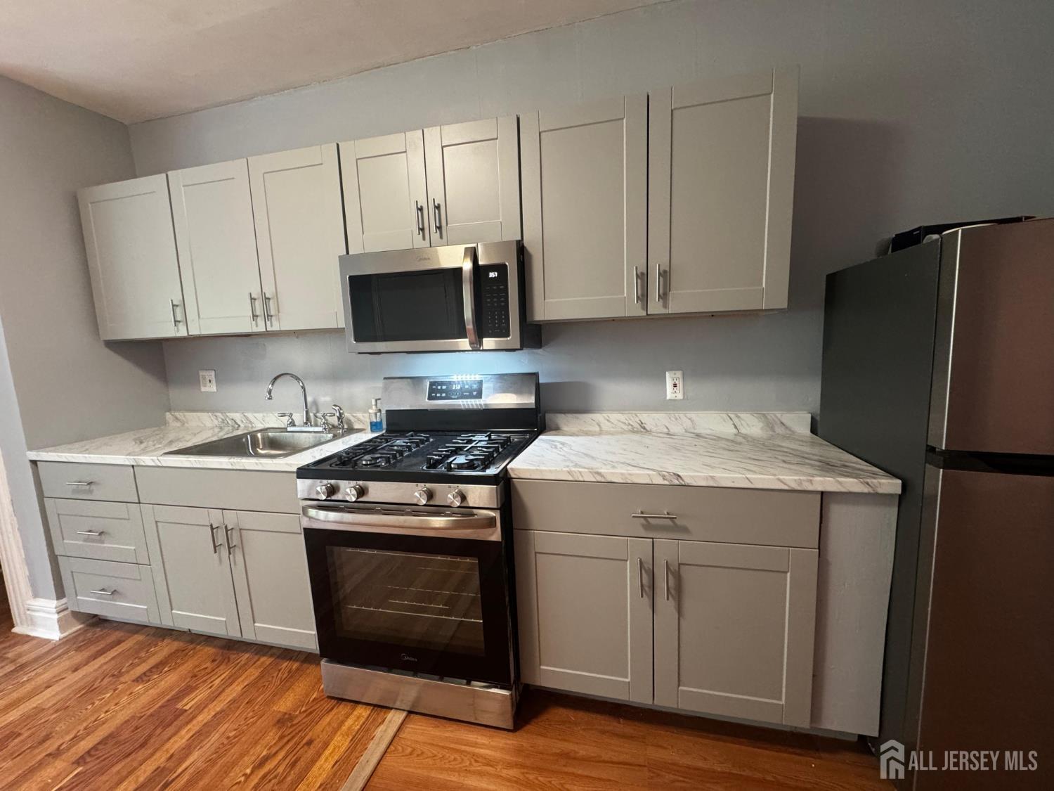 830 S 16th Street S Newark NJ 07108