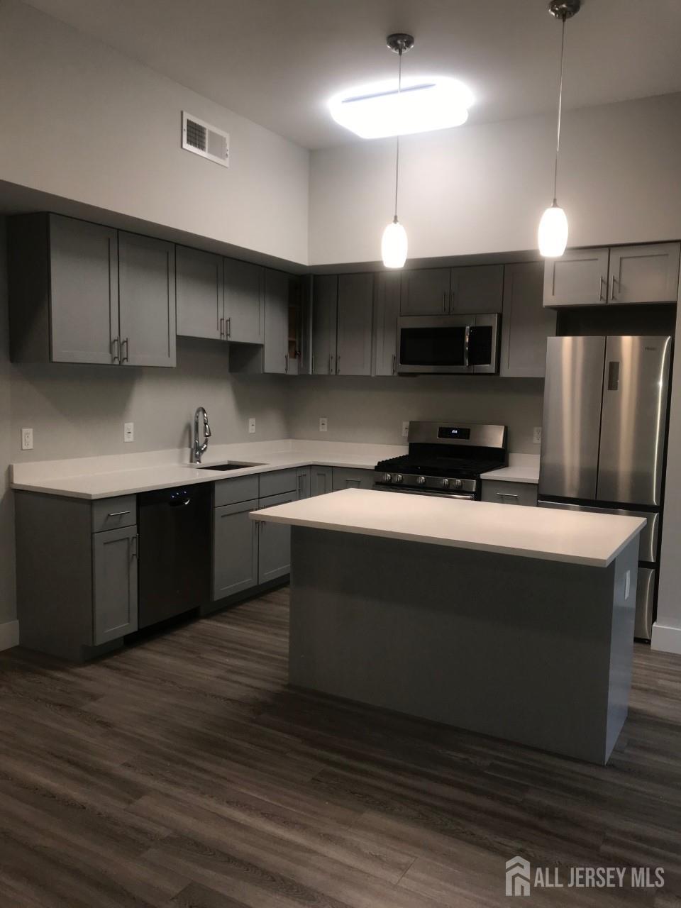 22 Center Street Metuchen NJ 08840