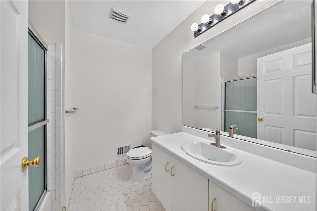 58 Windsong Circle East Brunswick NJ 08816