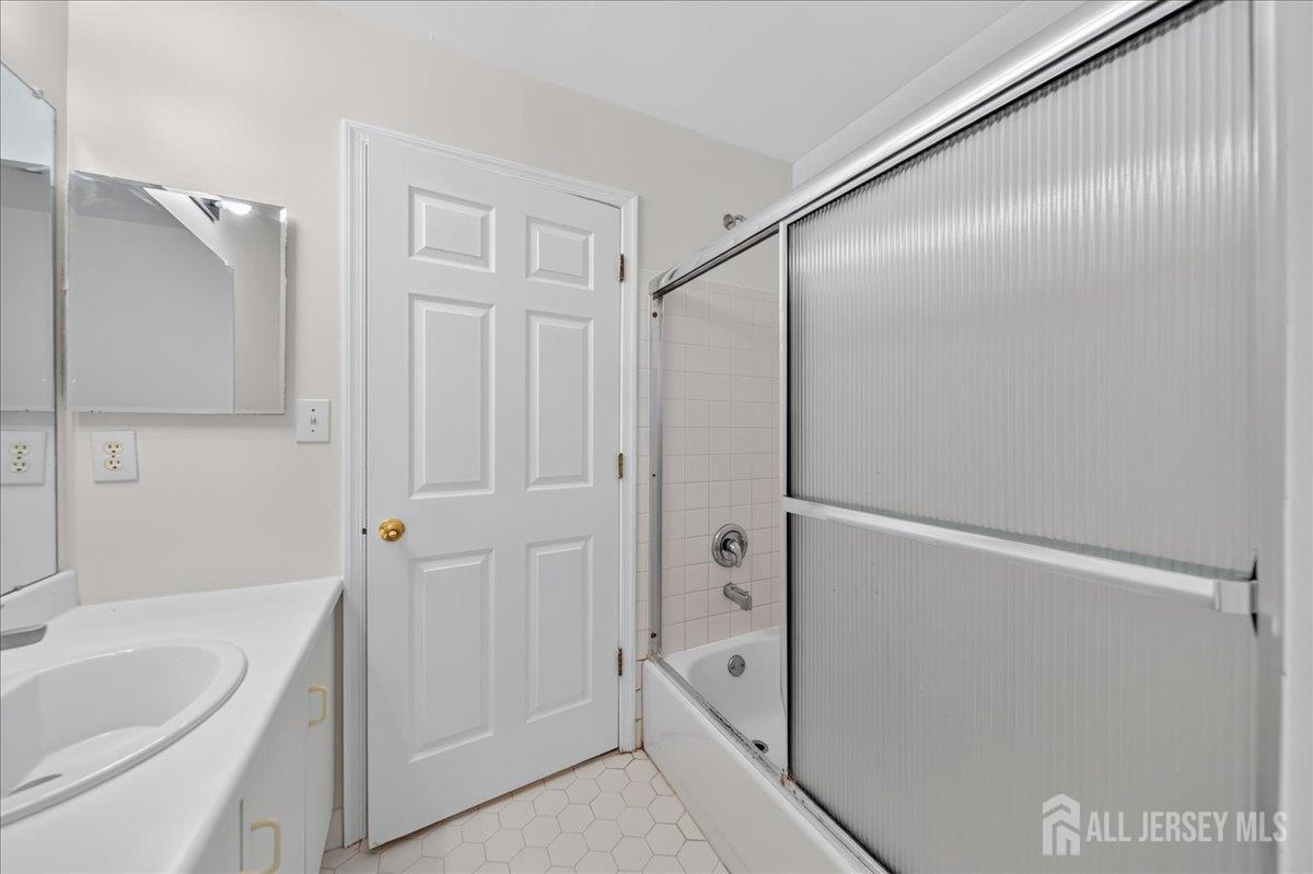 58 Windsong Circle East Brunswick NJ 08816