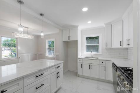 33 Larchmont Road Edison NJ 08837