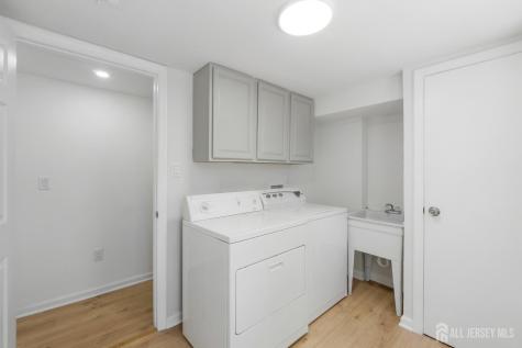 33 Larchmont Road Edison NJ 08837