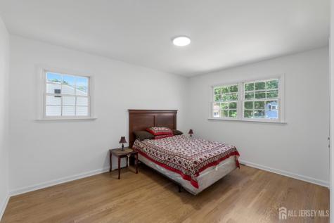 33 Larchmont Road Edison NJ 08837