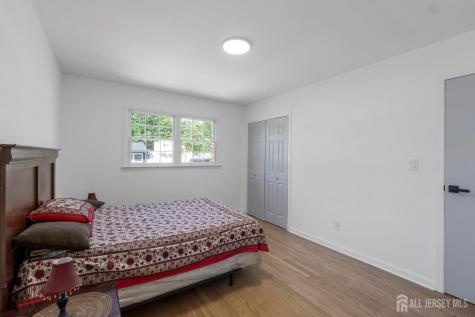 33 Larchmont Road Edison NJ 08837