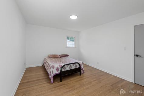 33 Larchmont Road Edison NJ 08837