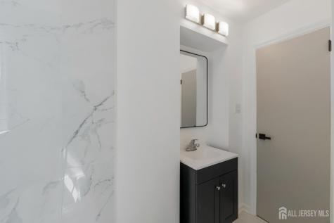 33 Larchmont Road Edison NJ 08837