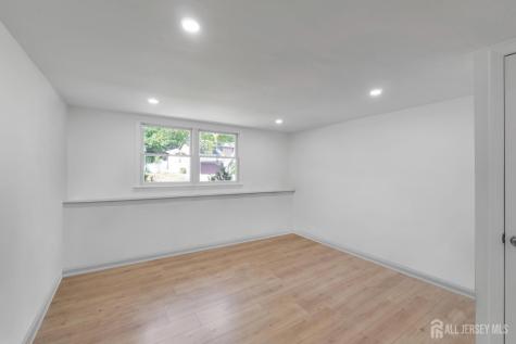 33 Larchmont Road Edison NJ 08837
