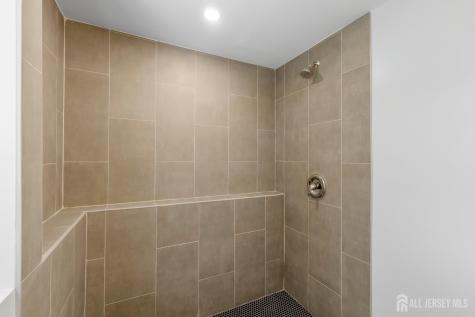 33 Larchmont Road Edison NJ 08837