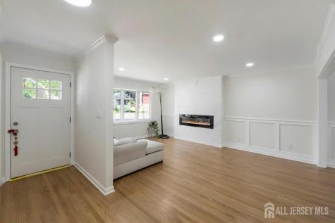 33 Larchmont Road Edison NJ 08837
