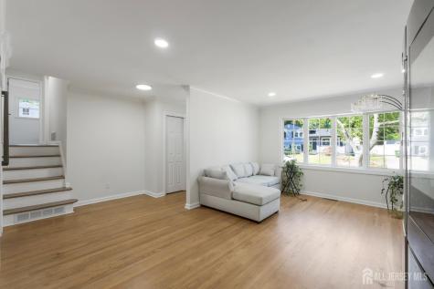 33 Larchmont Road Edison NJ 08837