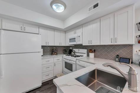 216 Coldspring Court Franklin NJ 08873
