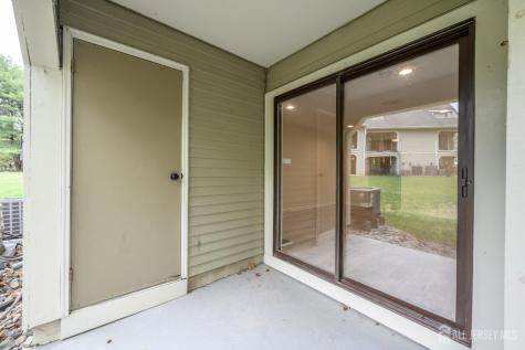 17 Chelmsford Court Evesham NJ 08053