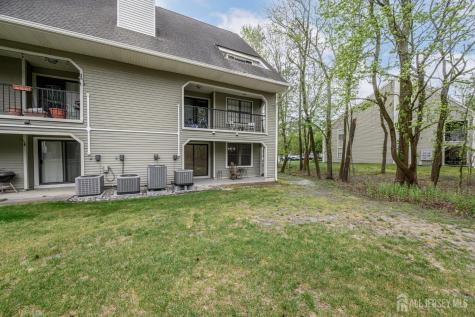17 Chelmsford Court Evesham NJ 08053