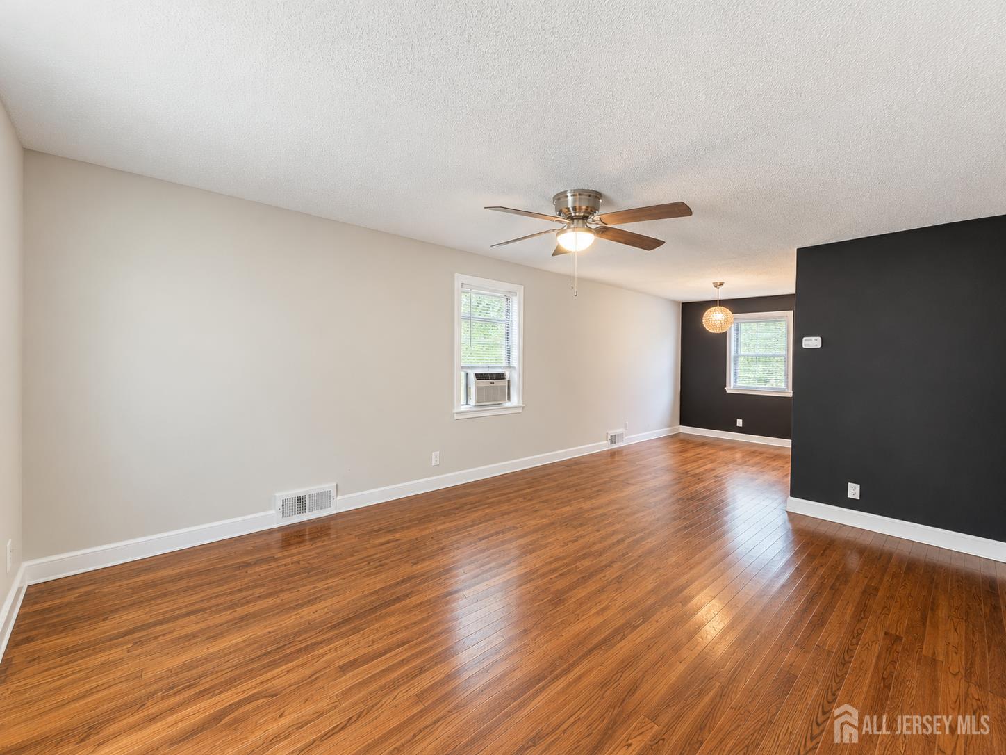 38 Macarthur Drive Edison NJ 08837
