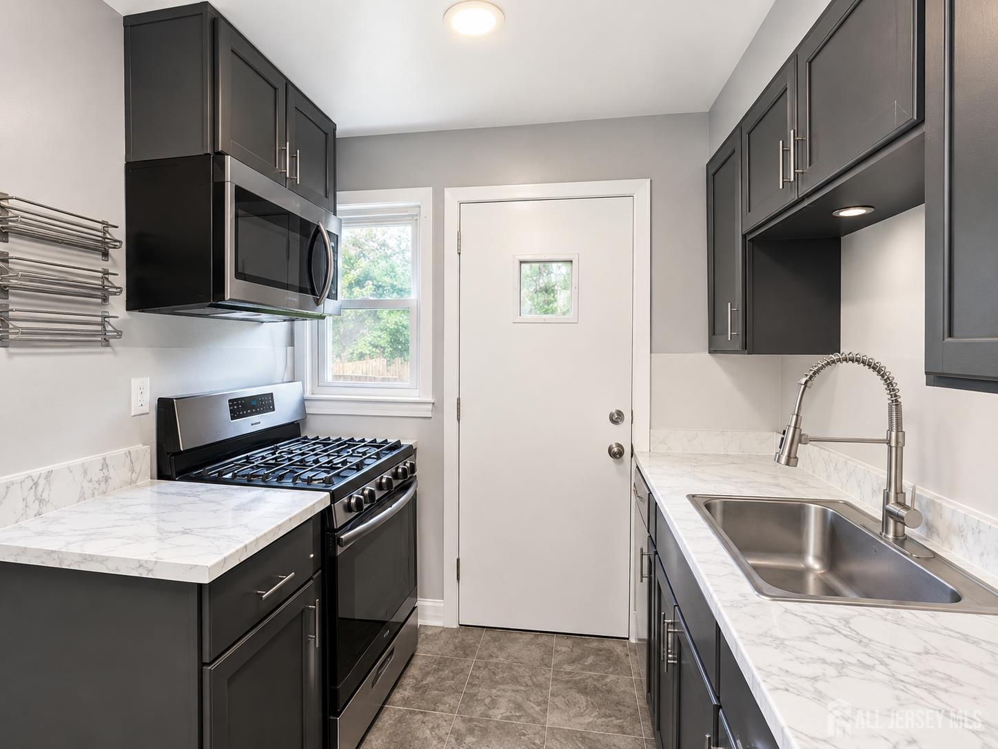 38 Macarthur Drive Edison NJ 08837