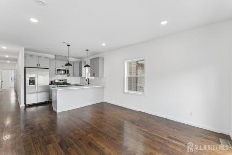 910 Bergen Street Newark NJ 07112