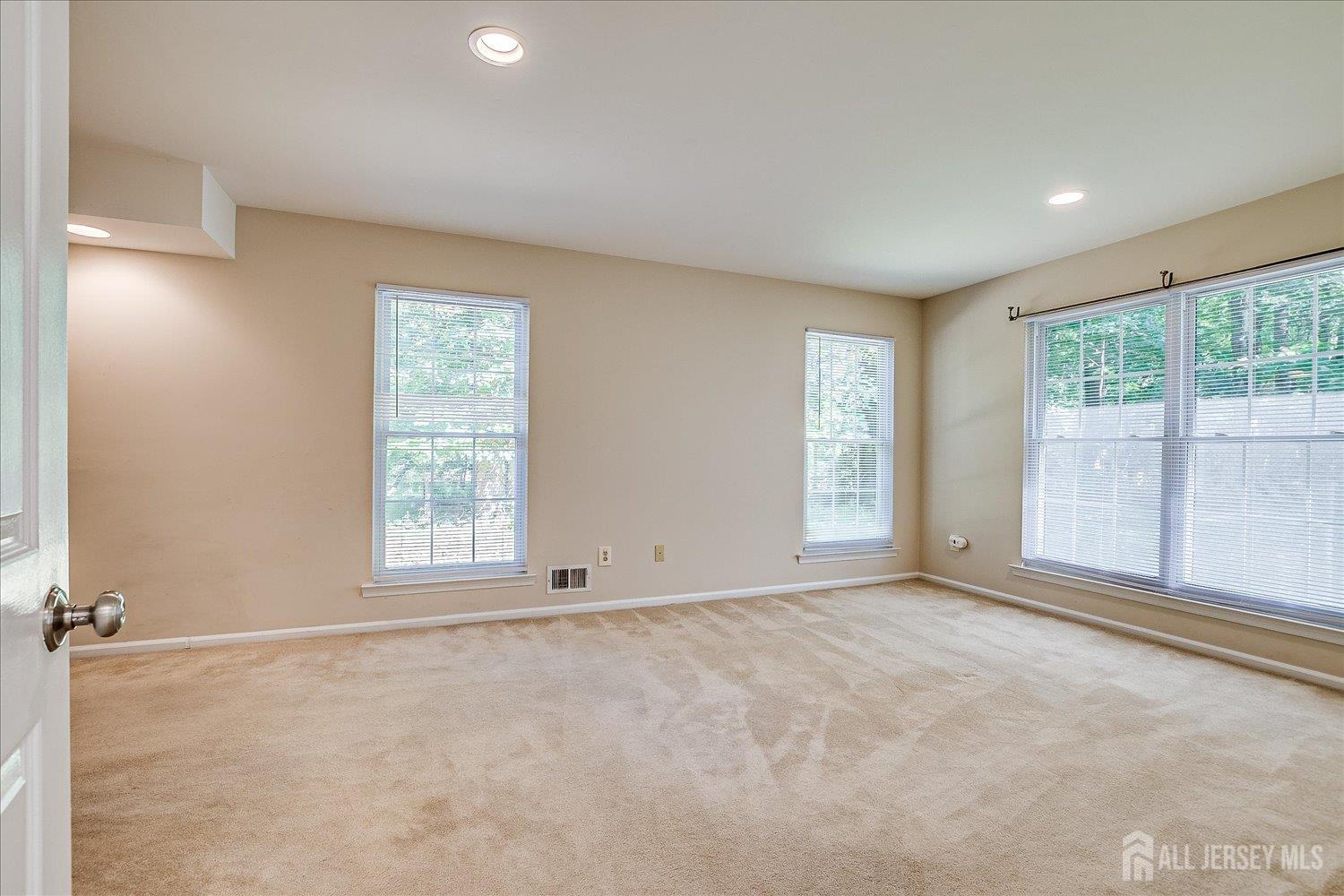 1801 Timber Oaks Road Edison NJ 08820