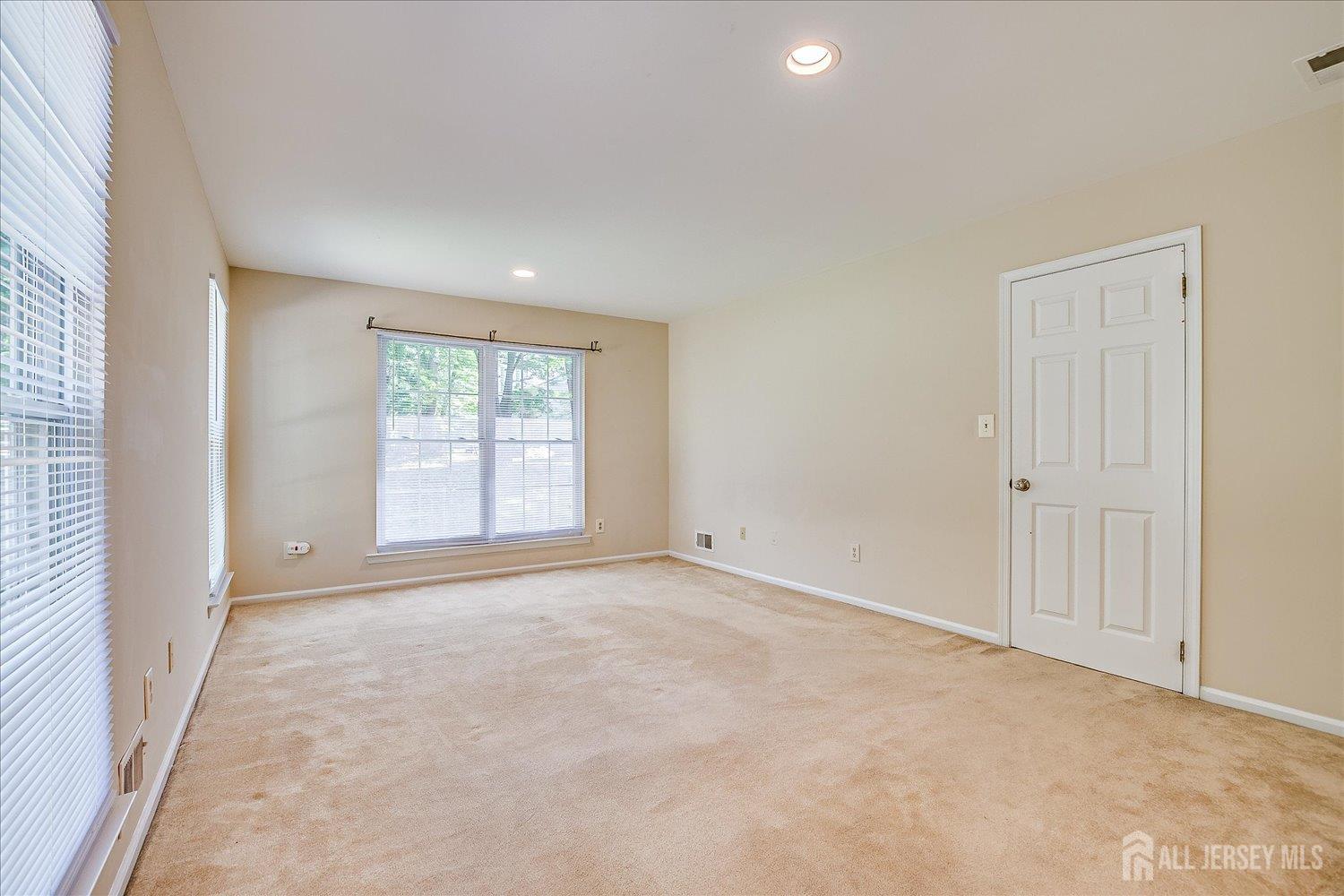 1801 Timber Oaks Road Edison NJ 08820