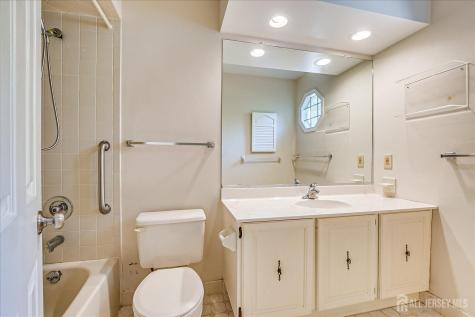 1801 Timber Oaks Road Edison NJ 08820
