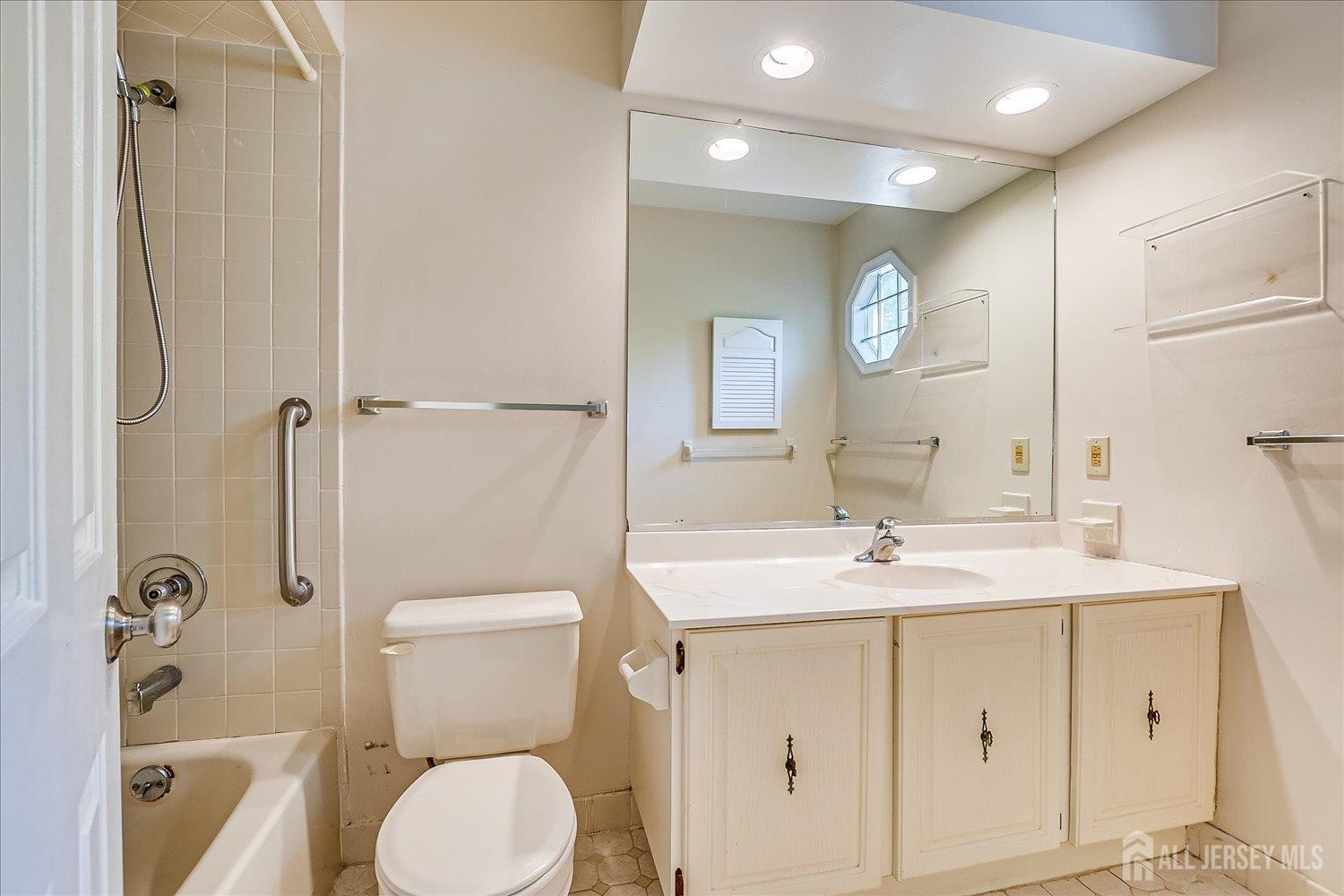 1801 Timber Oaks Road Edison NJ 08820
