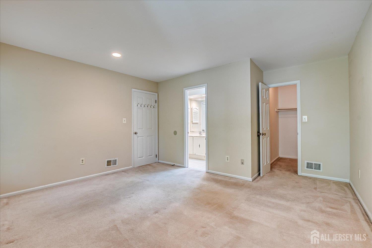 1801 Timber Oaks Road Edison NJ 08820
