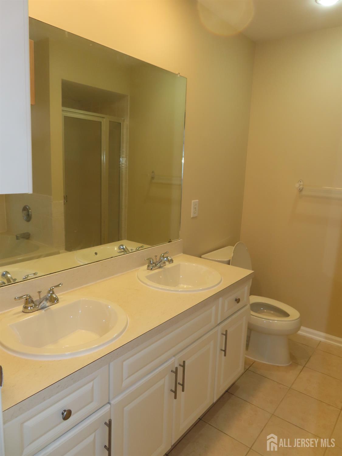 107 Amy Drive North Brunswick NJ 08902