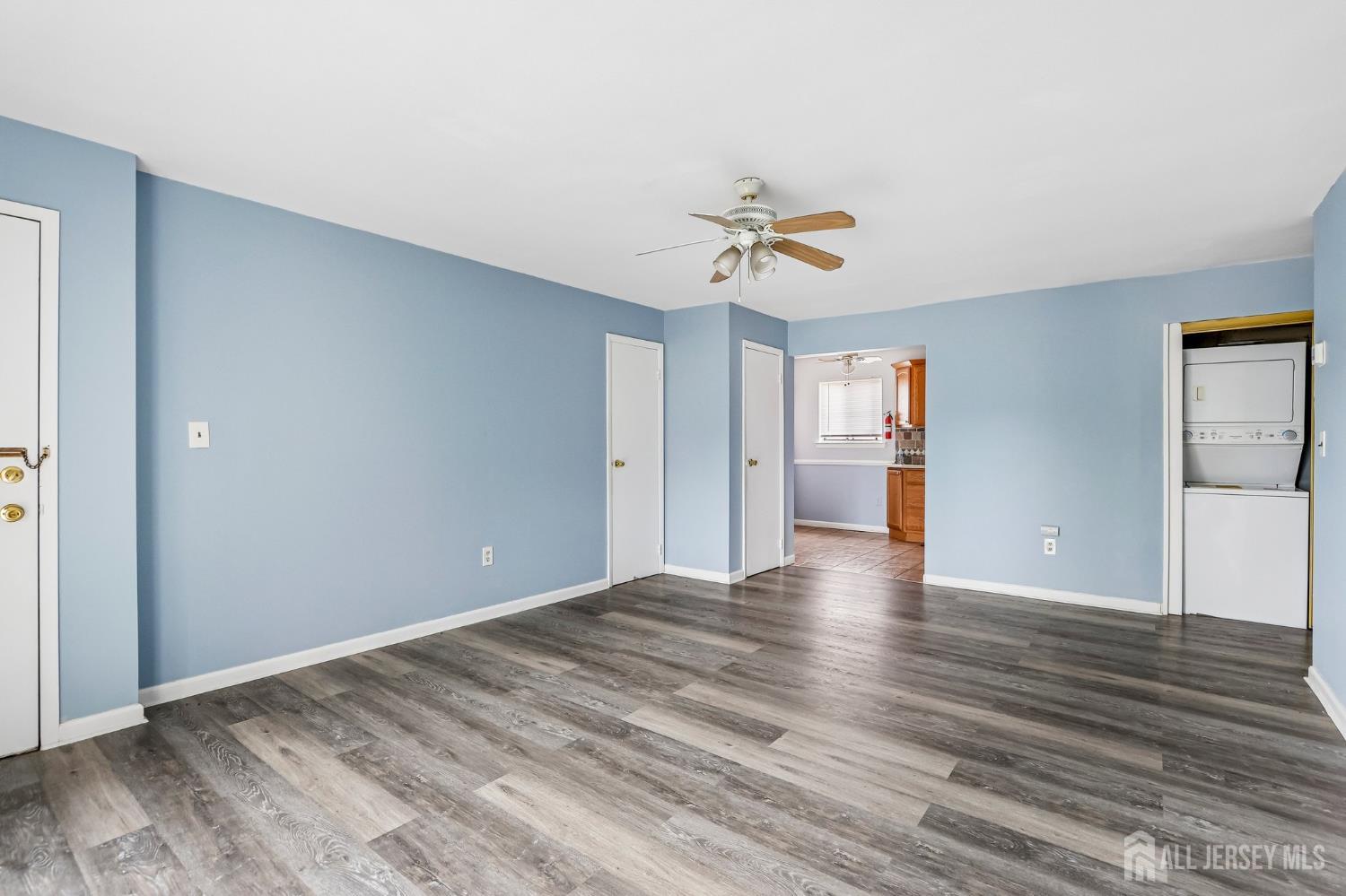 1203 N Oaks Boulevard North Brunswick NJ 08902