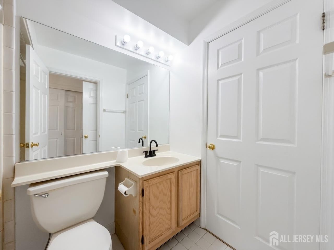 1013 Waterford Drive Edison NJ 08817