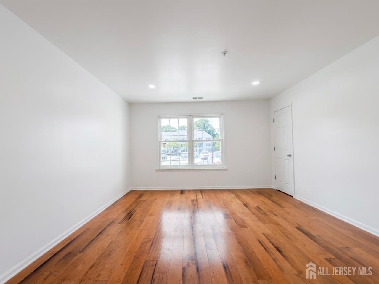 1013 Waterford Drive Edison NJ 08817