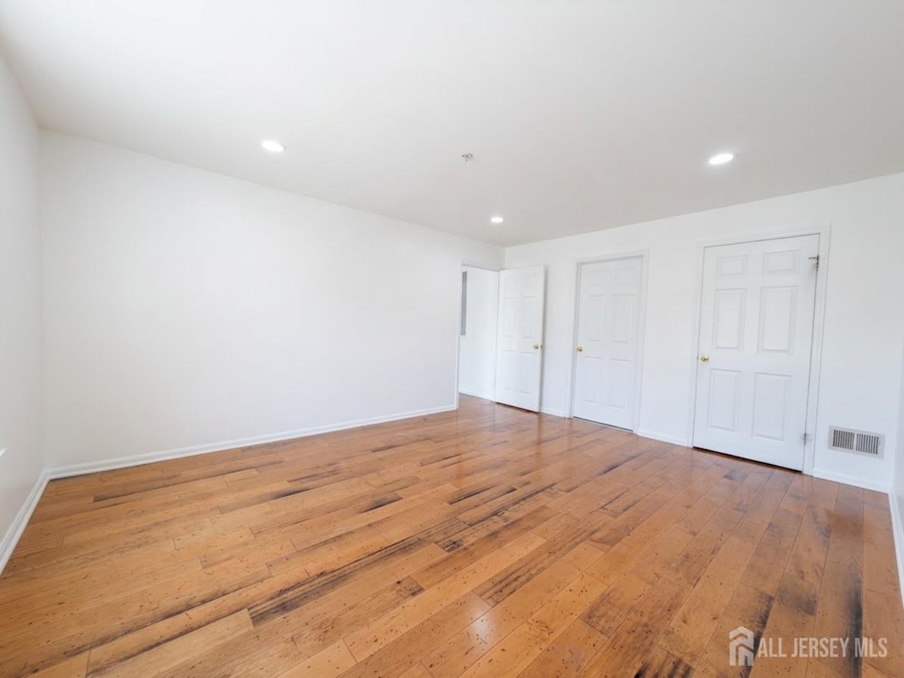 1013 Waterford Drive Edison NJ 08817